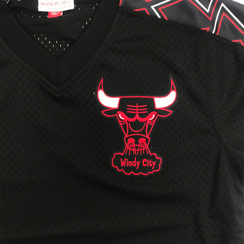 Mitchell & Ness Chicago Bulls Winning Team Mesh V-Neck Black Bulls Logo
